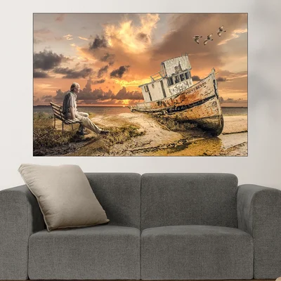 Старец и лодка на брега - картина пано за стена