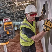 Лазерен линеен нивелир с 3 лъча 30м 0.3мм/м DeWALT - Thumbnail 4
