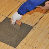 Назъбена шпакла с дървена дръжка 17см зъб 8x8мм DEKOR - Thumbnail 2